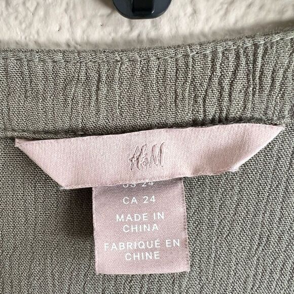 Green V Neck Blouse - Picture 2 of 4